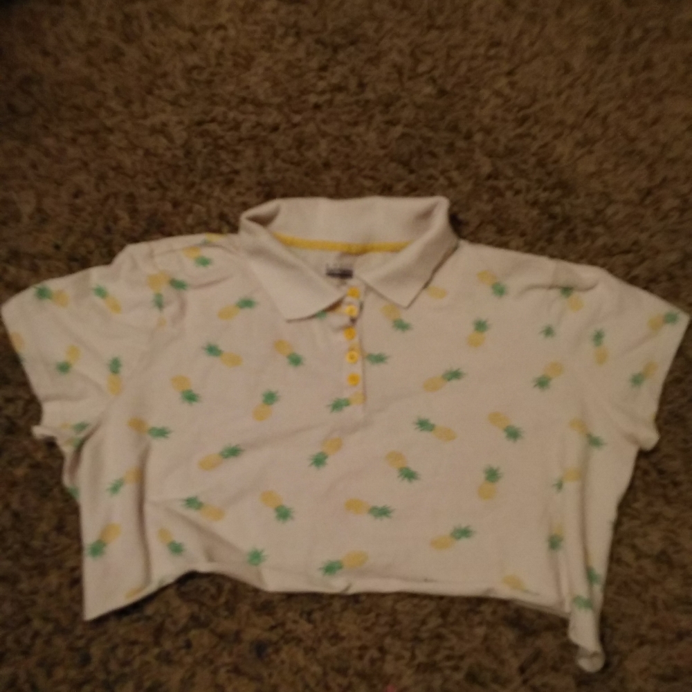 Fun pineapple tee